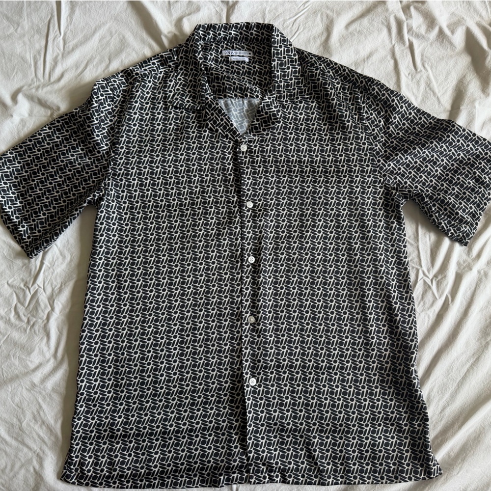 Zara Black and White Button-Up